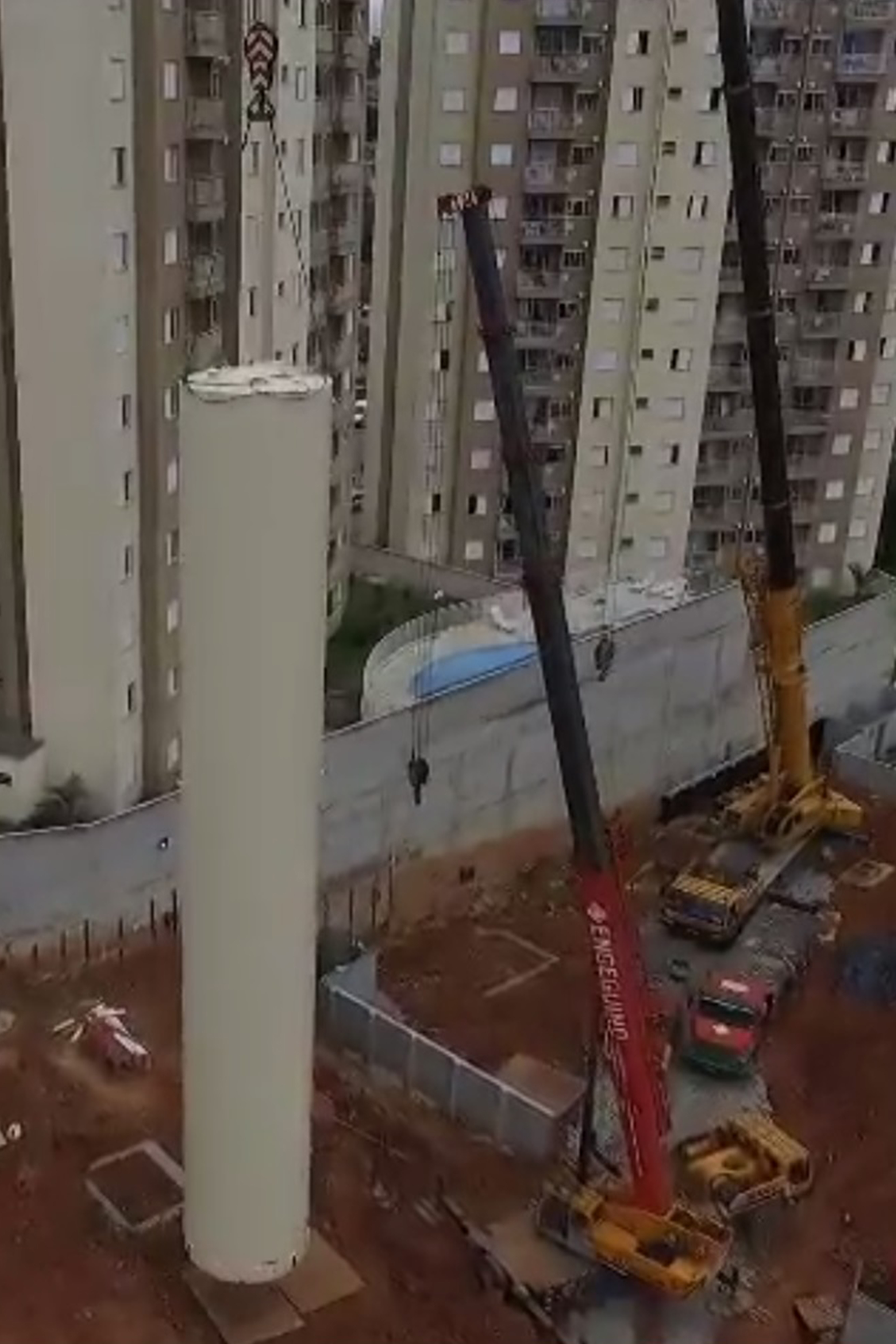 Locação de guindaste de 100 toneladas no Alto Tietê Imagem