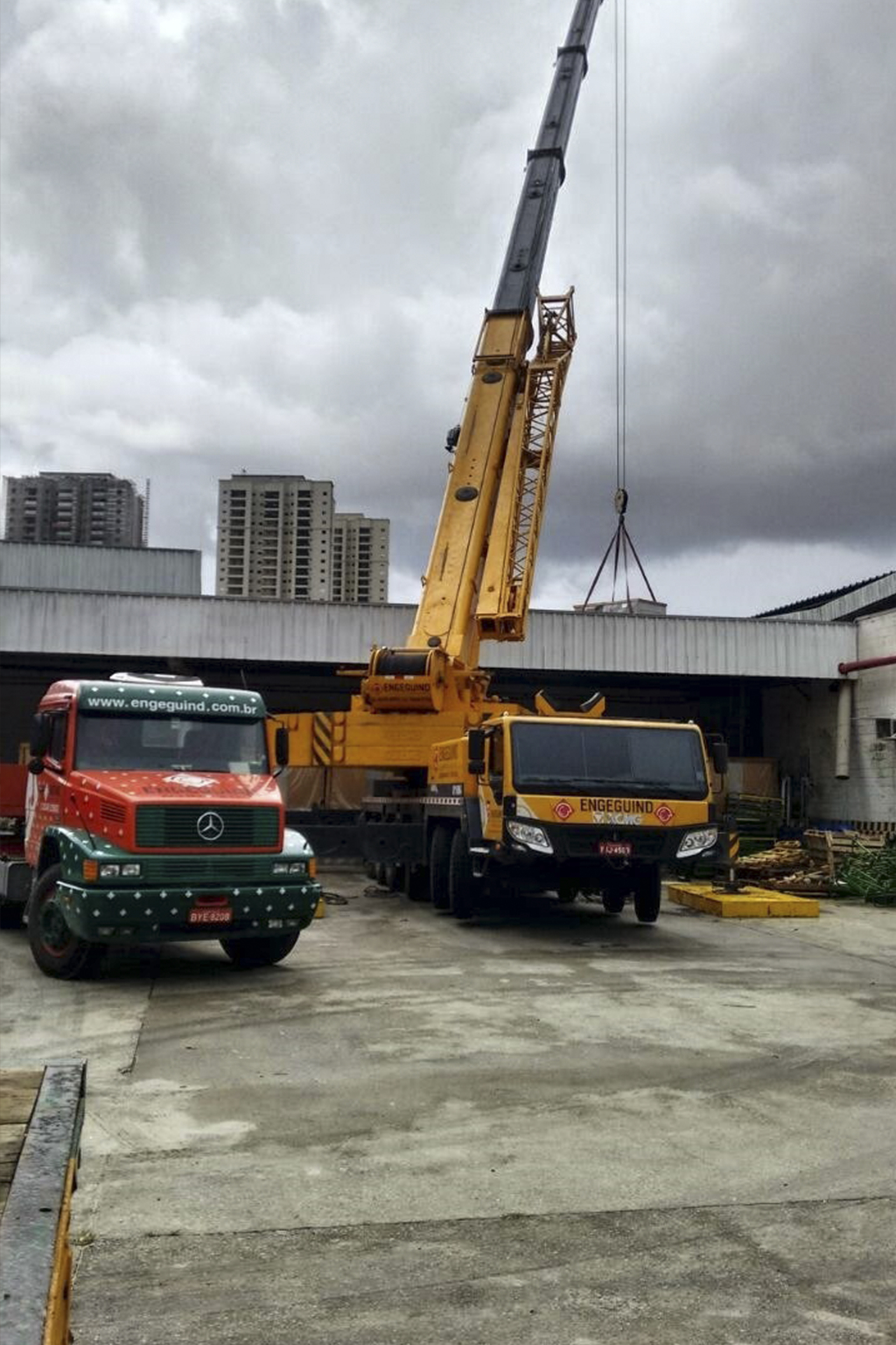 Locação de guindaste de 160 toneladas em Mogi das Cruzes Imagem