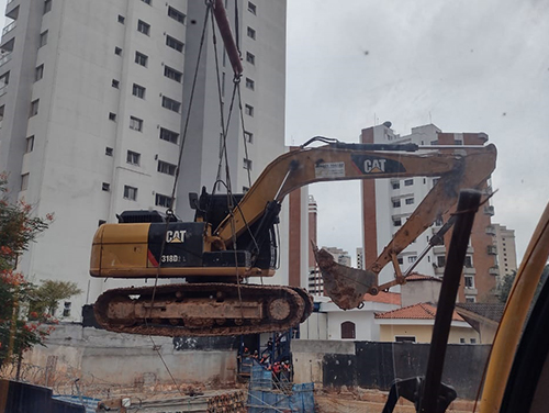Locação de guindaste de 160 toneladas no Vale do Paraíba